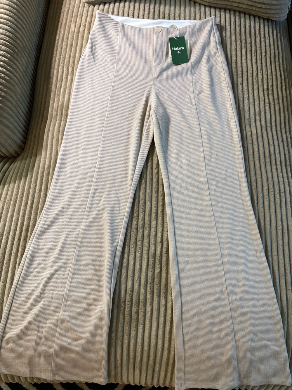 HALARA Ribbed Flare Pants